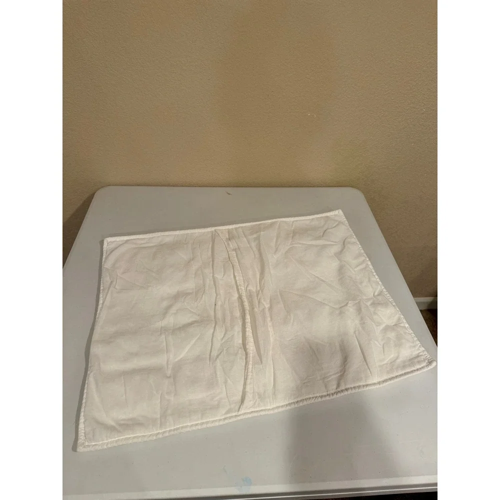 Pottery Barn Teen Cocoon Voile Quilted Sham White Standard‎ 20x26 Textured Puffy